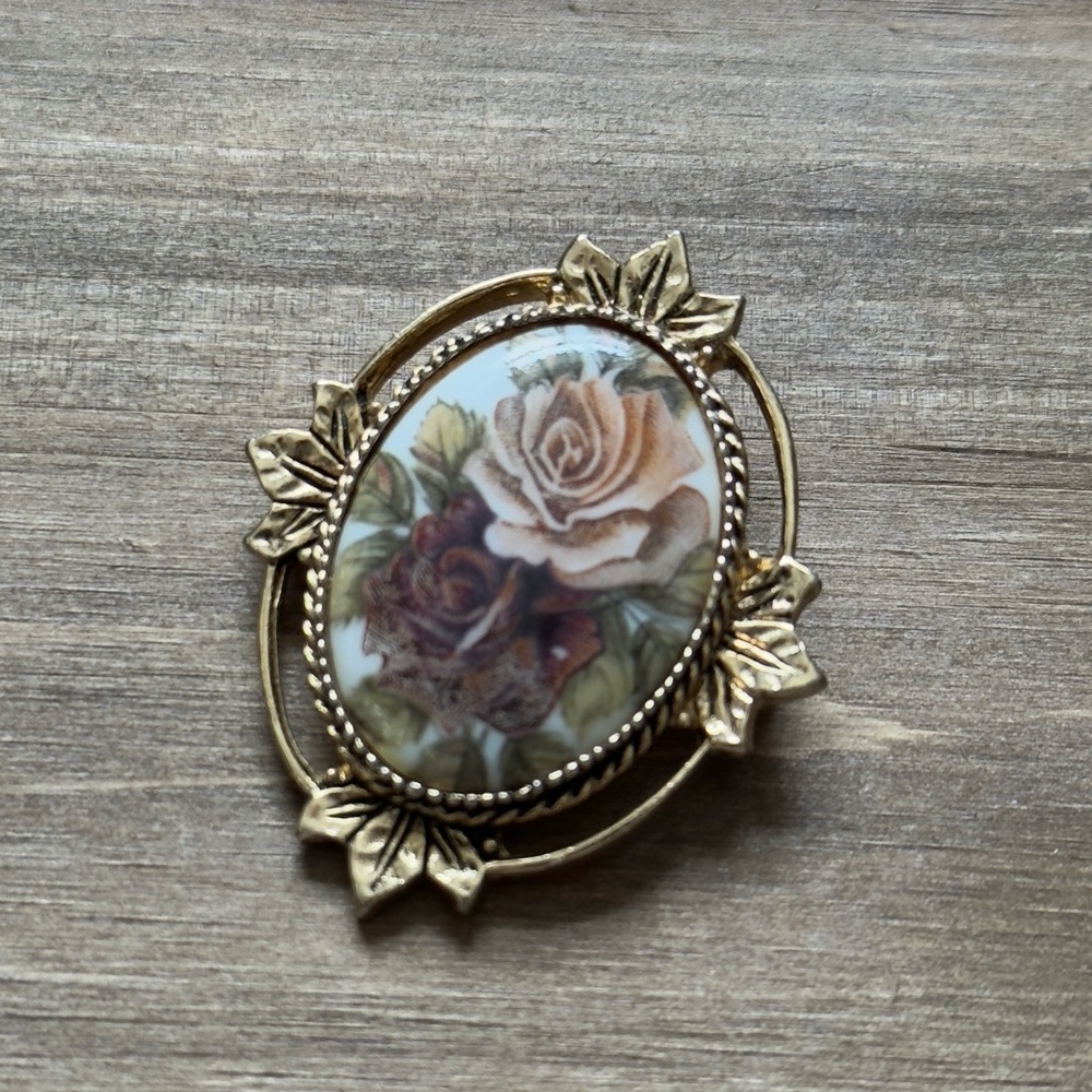 Vintage Floral Cameo Brooch and Pedant (Gold-Tone, Rose Motif)